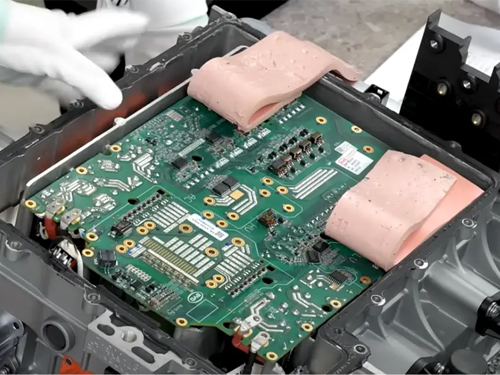 性能与可靠性的关键:J9直营集团NF150-150导热硅胶垫片在车载逆变器中的核心应用